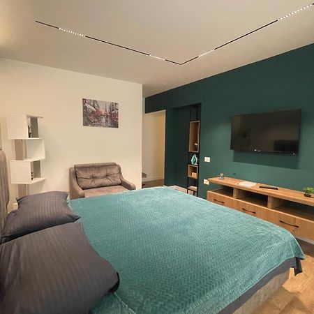 Downtown Studio Apartments Тирана Экстерьер фото