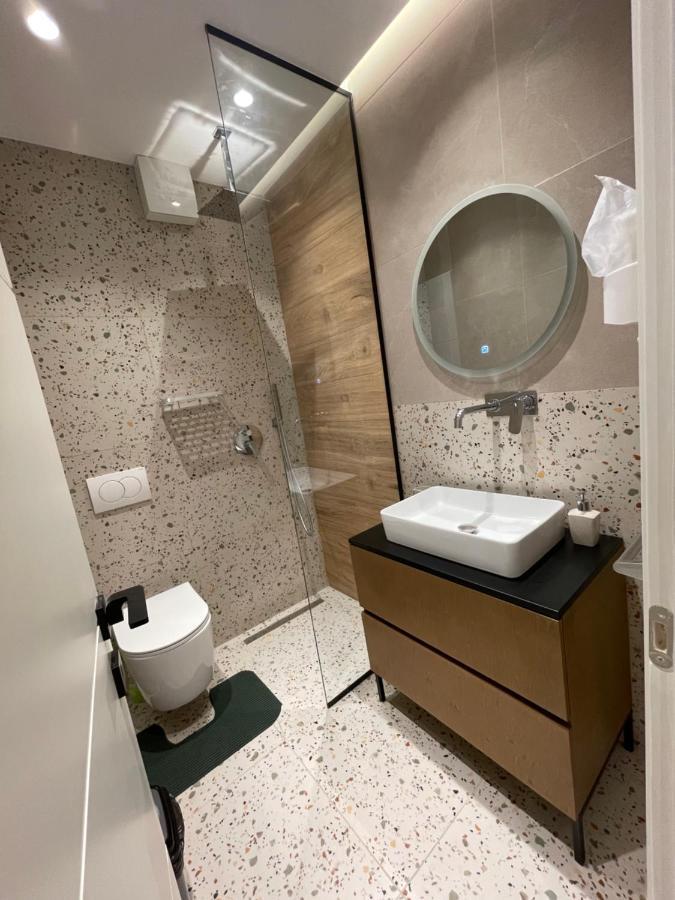 Downtown Studio Apartments Тирана Экстерьер фото