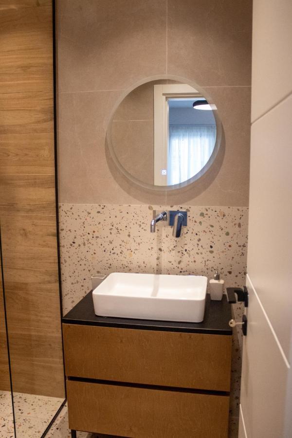 Downtown Studio Apartments Тирана Экстерьер фото