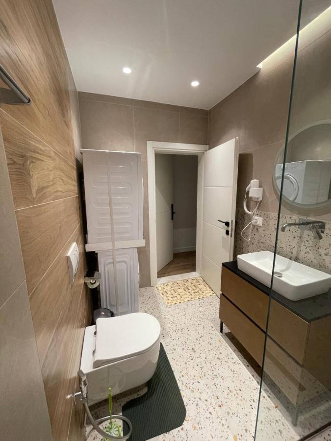 Downtown Studio Apartments Тирана Экстерьер фото