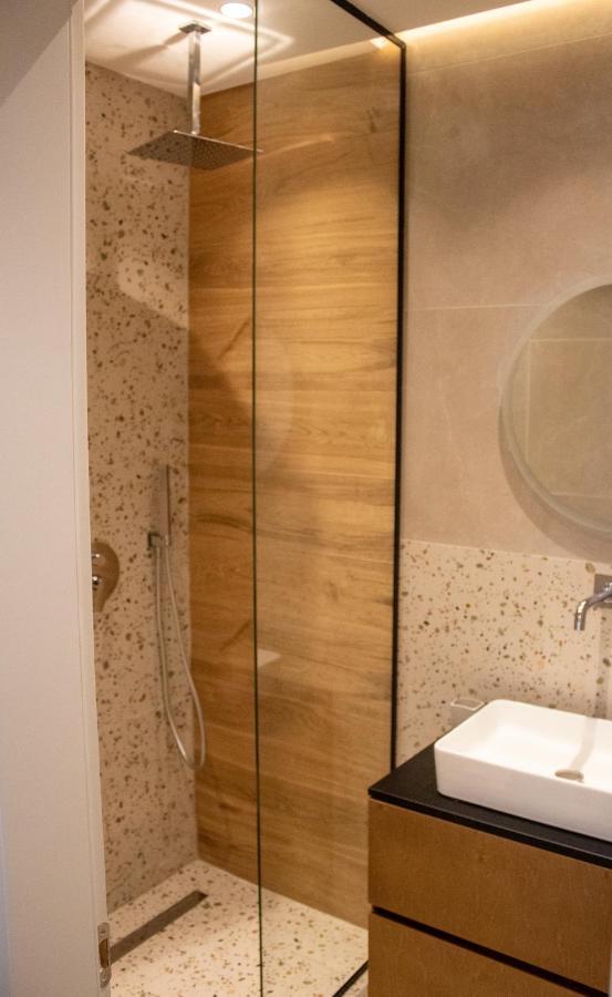 Downtown Studio Apartments Тирана Экстерьер фото