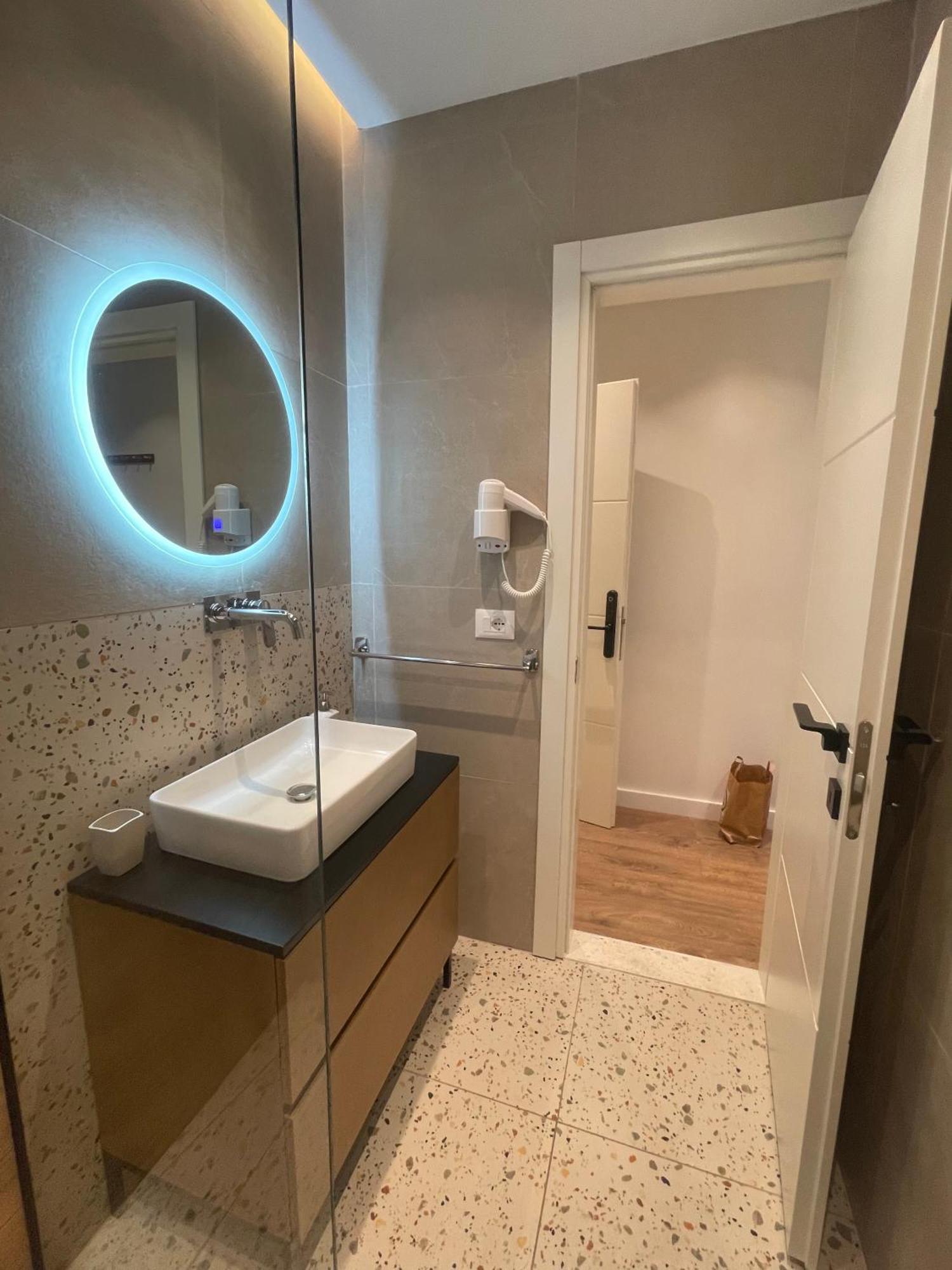 Downtown Studio Apartments Тирана Экстерьер фото