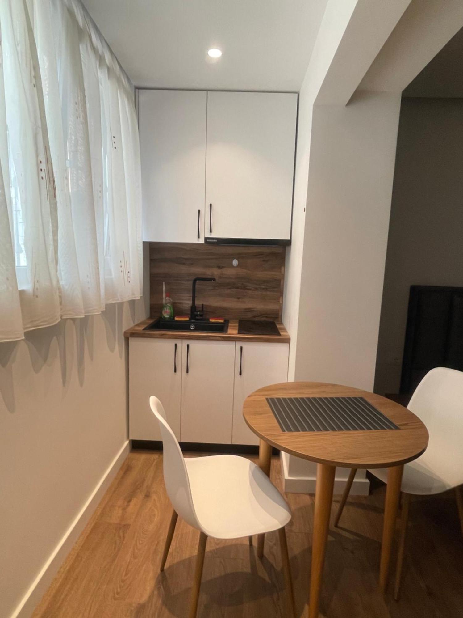 Downtown Studio Apartments Тирана Экстерьер фото