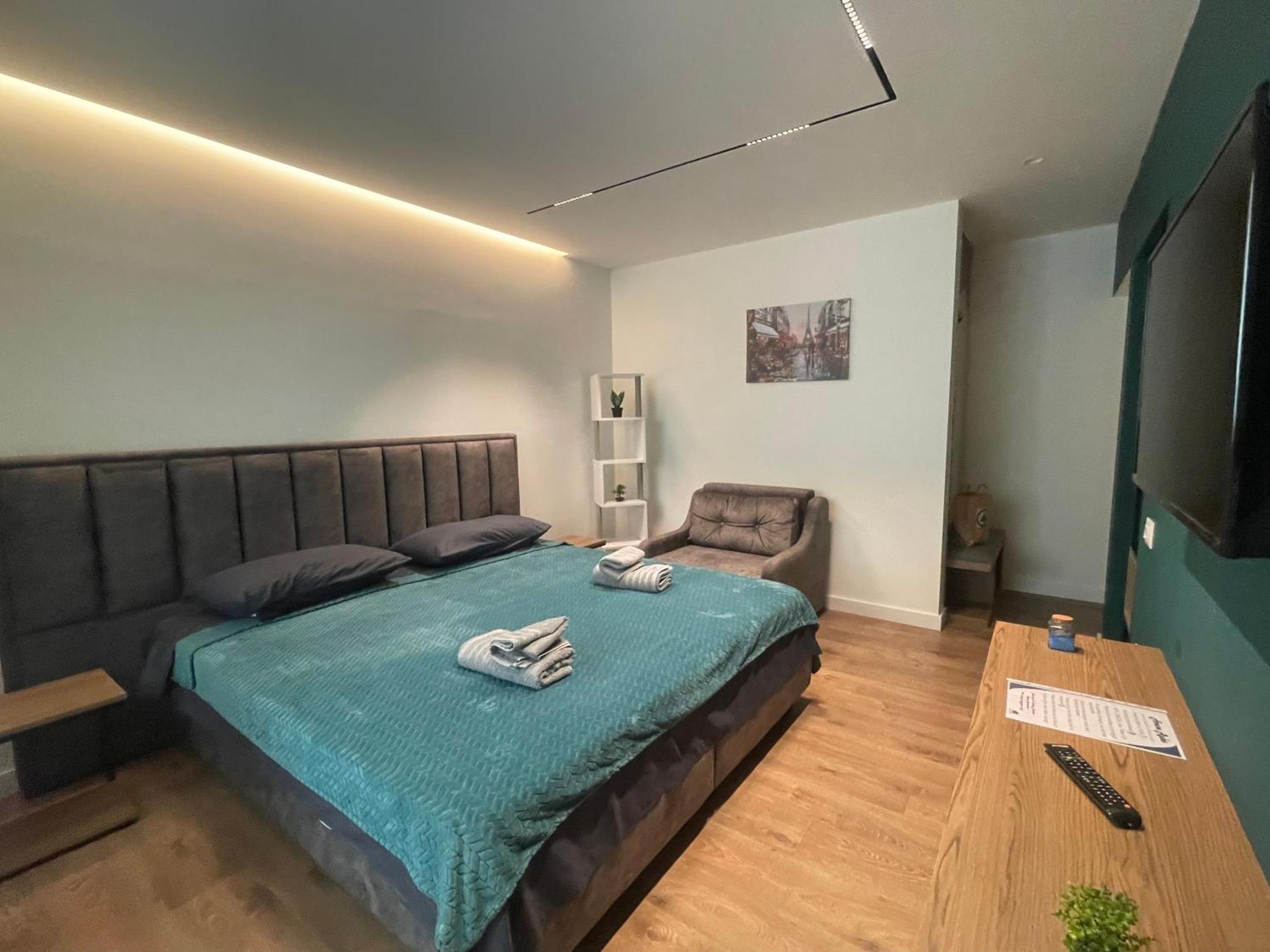 Downtown Studio Apartments Тирана Экстерьер фото
