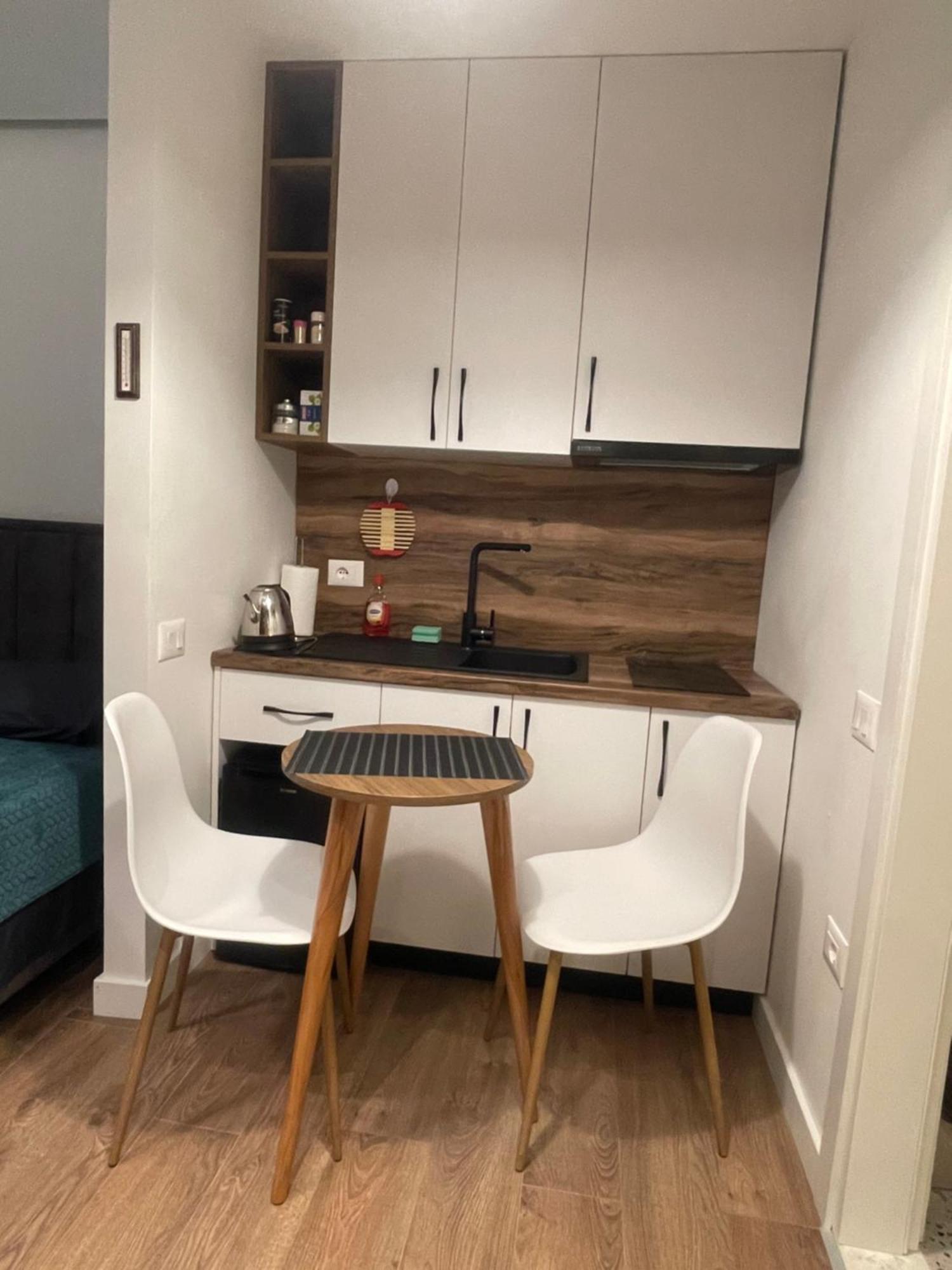 Downtown Studio Apartments Тирана Экстерьер фото